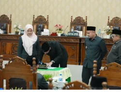 DPRD Sawahlunto Sahkan Pertanggungjawaban APBD 2025, Riyanda Tegaskan Komitmen Tata Kelola Transparan dan Akuntabel