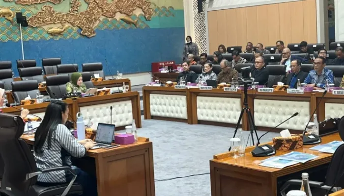 LPP RRI saat menghadiri Rapat Kerja dengan Komisi VII DPR RI di Gedung Nusantara I, Kompleks Parlemen Senayan, Jakarta, Kamis, 16 Juli 2026