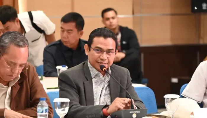 Anggota Pansus RUU Daerah Kepulauan dari Fraksi PKS, Hendry Munief saat melakukan Kunker ke Kepri.