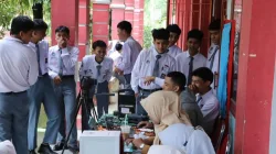 JEMPOL NARSIS: Inovasi Disdukcapil Sawahlunto Jemput Bola Rekam KTP Siswa