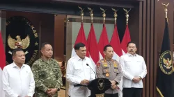 Dari kiri ke kanan, Kepala BIN Jenderal TNI (Purn.) Muhammad Herindra, Panglima TNI Jenderal TNI Agus Subiyanto, Menko Polkam Jenderal TNI (Purn.) Djamari Chaniago, Kapolri Jenderal Polisi Listyo Sigit Prabowo, dan Jaksa Agung ST Burhanuddin memberikan keterangan pers di Kantor Kemenko Polkam, Jakarta, Rabu, 5 Agustus 2026
