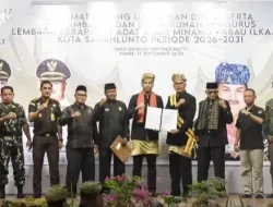 Wali Kota Riyanda Putra Hadiri Pengukuhan LKAAM Sawahlunto Komitmen Bangun Sekretariat LKAAM dan MUI