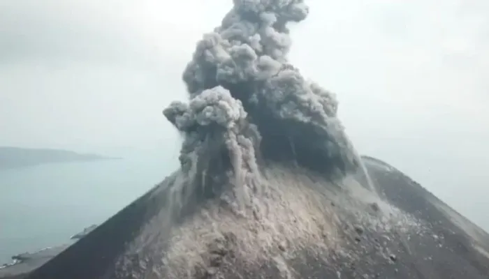 Erupsi Gunung Anak Krakatau