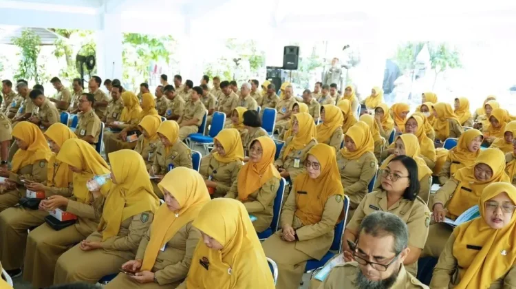 Ilustrasi - Para aparatur sipil negara (ASN) di lingkungan Pemerintah Kota Madiun, Jatim