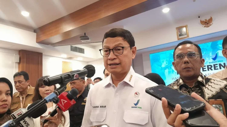 Kepala BPOM Taruna Ikrar menjawab awak media soal zat etomedate yang menyeret sebaran jule yang ditangani Kepolidian.