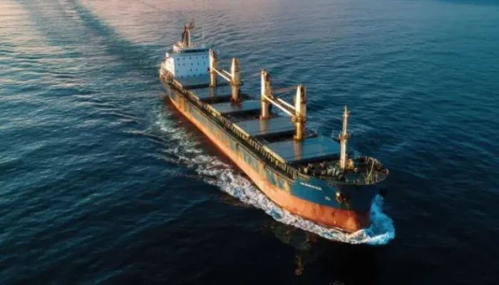 Ilustrasi kapal tanker minyak di laut
