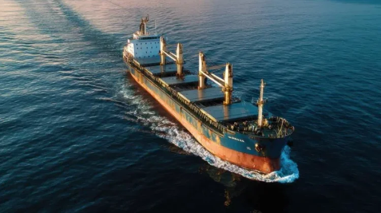 Ilustrasi kapal tanker minyak di laut