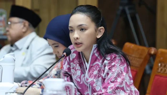 Anggota Komisi X DPR RI, Ruby Chairani Syiffadia, dalam Rapat Kerja Komisi X DPR RI bersama Mendiktisaintek di Kompleks Parlemen, Senayan, Jakarta, Senin, 21 September 2026.