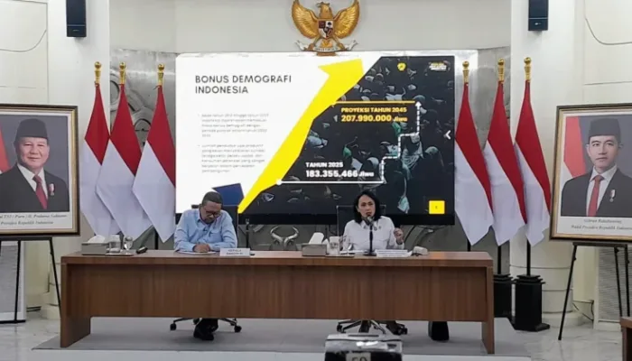 Wakil Menteri Pelindungan Pekerja Migran Indonesia Christina Aryani (kanan) dalam konferensi pers di Kantor Badan Komunikasi Pemerintah, Jakarta, Rabu, 2 September 2026