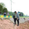 Bersama Gubernur, Bupati Bintan Lakukan Aksi Gotong Royong di Taman Kolam Kijang