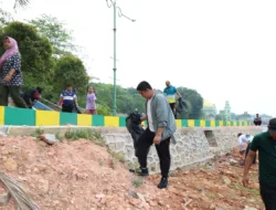 Bersama Gubernur, Bupati Bintan Lakukan Aksi Gotong Royong di Taman Kolam Kijang