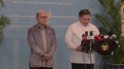 Menteri Koordinator (Menko) Perekonomian, Airlangga Hartarto, saat menggelar konferensi pers usai rapat terbatas, di Kompleks Istana Kepresidenan, Jakarta, Rabu, 30 September 2026.