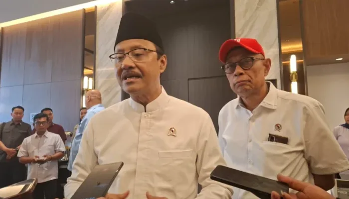 Menteri Sosial (Mensos), Saifullah Yusuf saat berada di Kota Bekasi, Jumat, 16 Oktober 2026