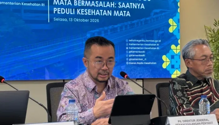 PLT Direktur Jenderal Penanggulangan Penyakit Kemenkes, Andi Saguni saat konferensi pers di kantor Kemenkes, Jakarta, Selasa, 13 Oktober 2026.